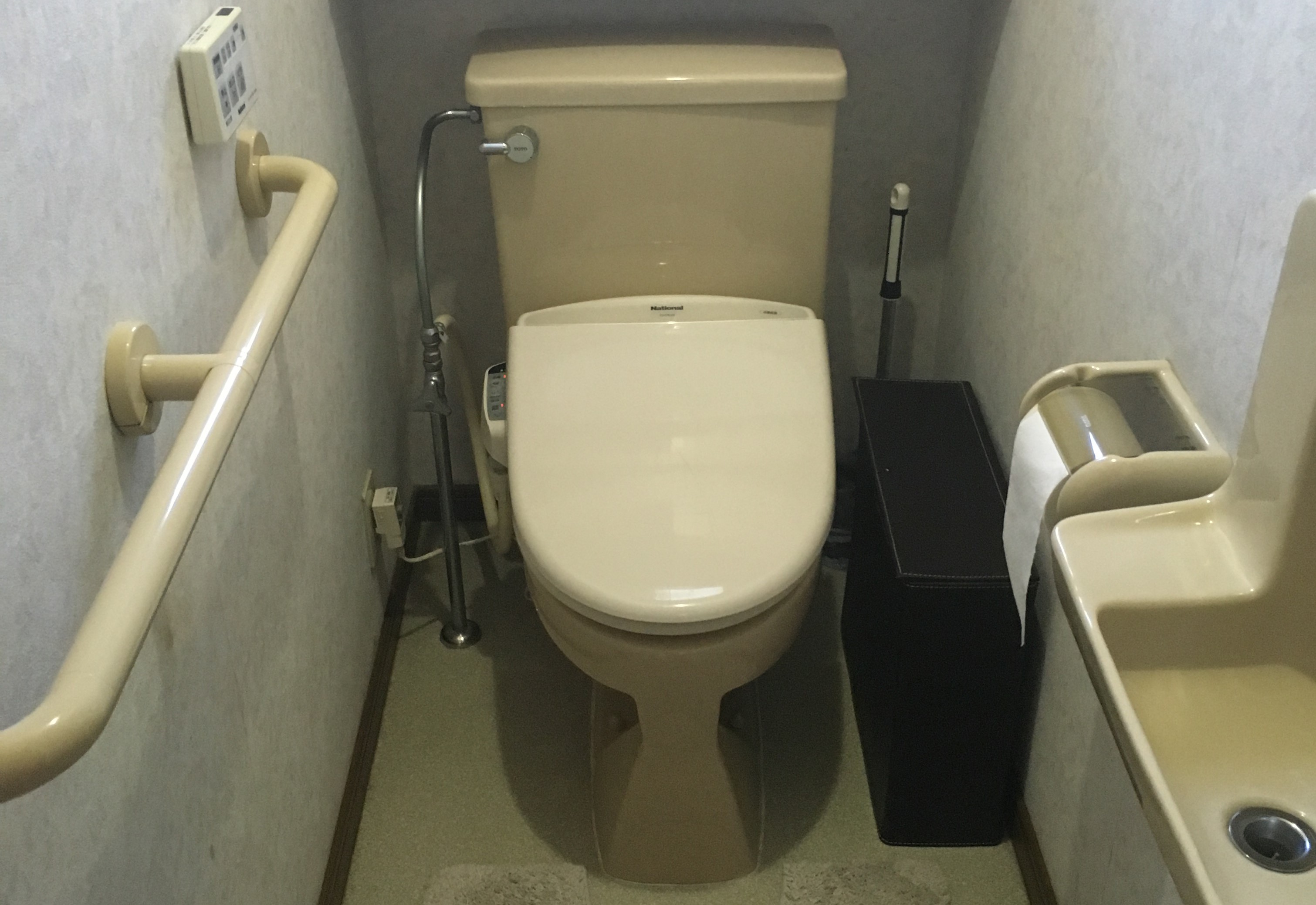 トイレ・洗面所を広くするためのサニタリールームリフォーム【川棚町】